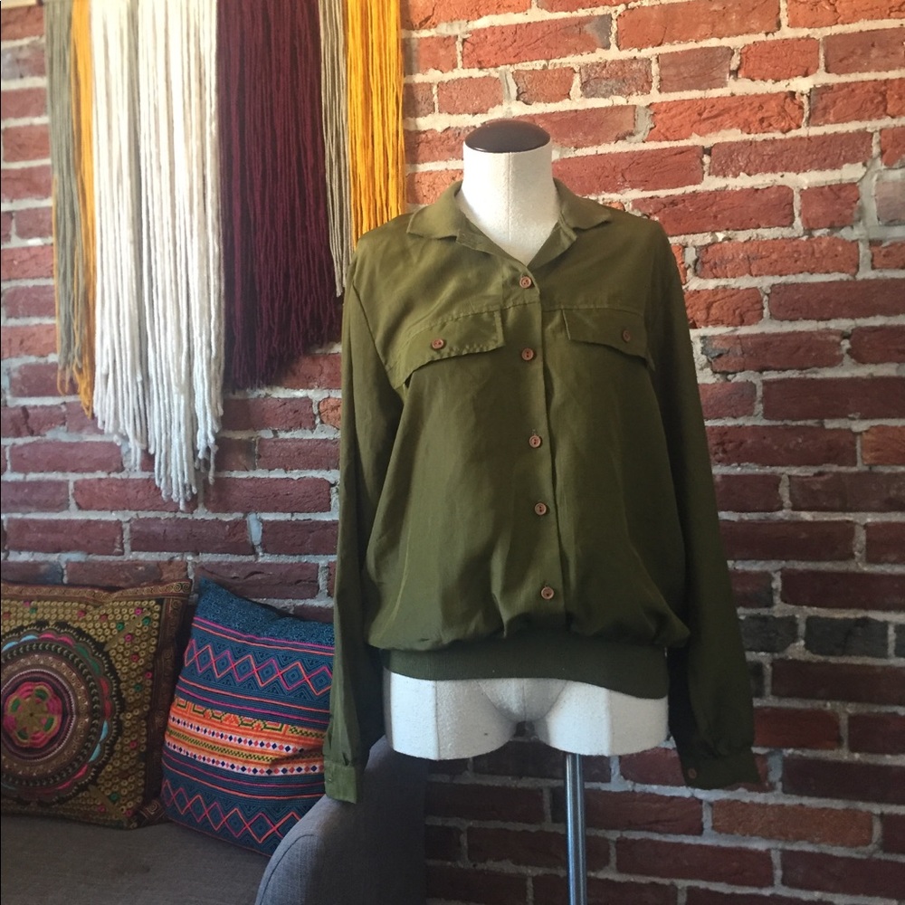 Lauren Lee green blouse lewk